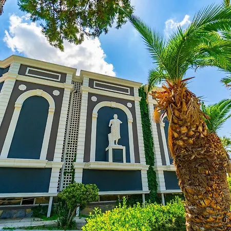 Hotel Larina Thermal Resort&spa 3*